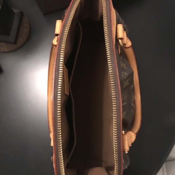 Louis Vuitton ~ Tivoli - Picture 12 of 13